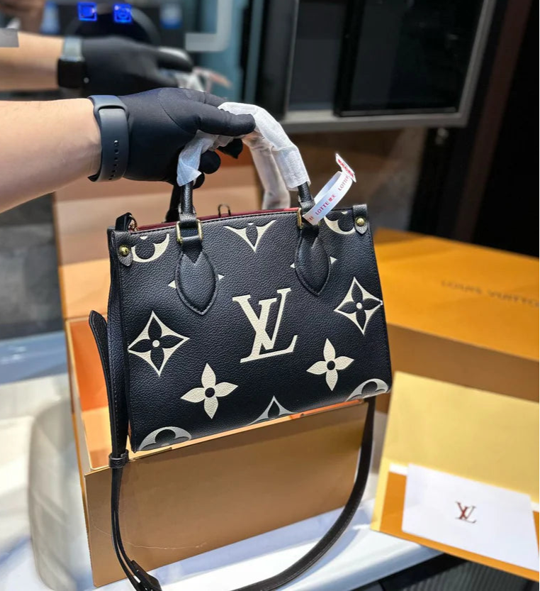 LV Onthego Small PM Monogram Canvas - Black