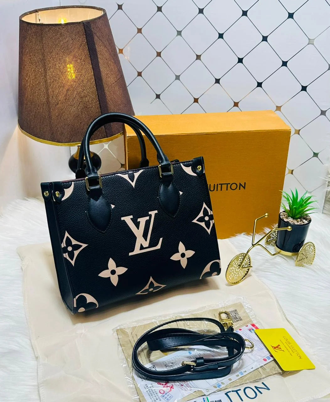 LV Onthego Small PM Monogram Canvas - Black