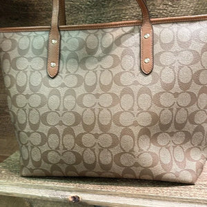 City Tote In Signature Canvas - Beige